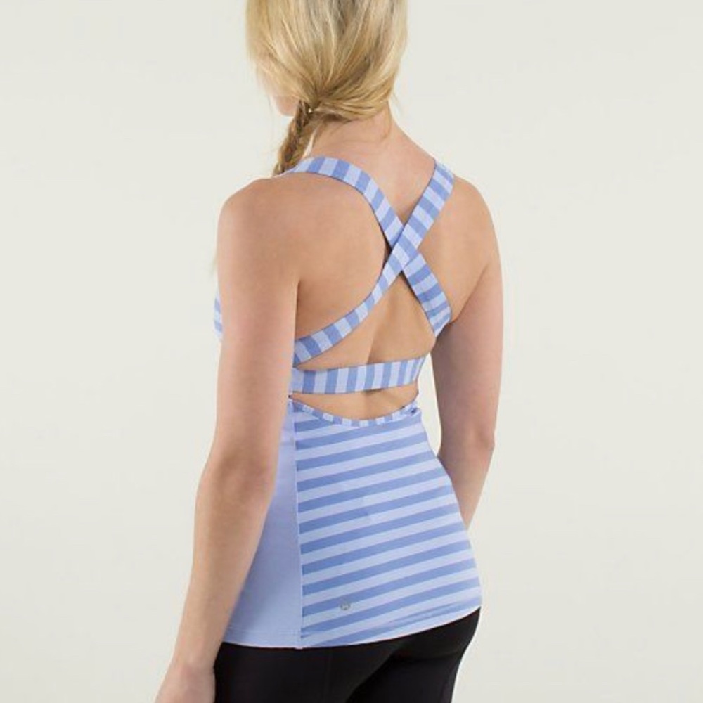 EUC Lululemon Core Kicker tank. Apex stripe lavender dusk size 6